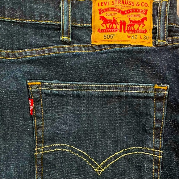 Levi’s Men’s 505 Dark Wash Denim Jeans - Picture 4 of 6